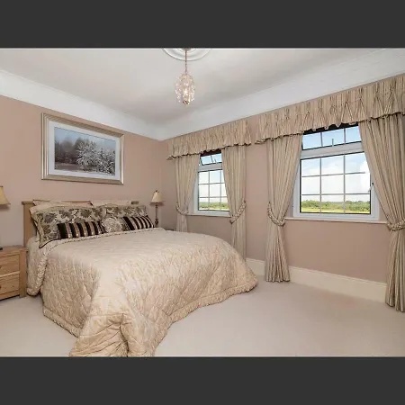 Woodfield House Holiday home *